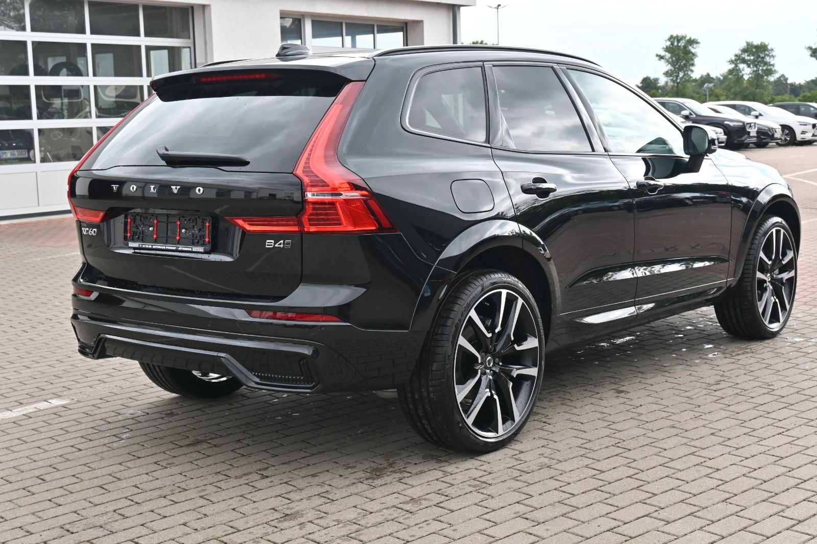 Fahrzeugabbildung Volvo XC60 B4 D AWD Ultimate Dark*STDHZG*360°*LUFT*ACC