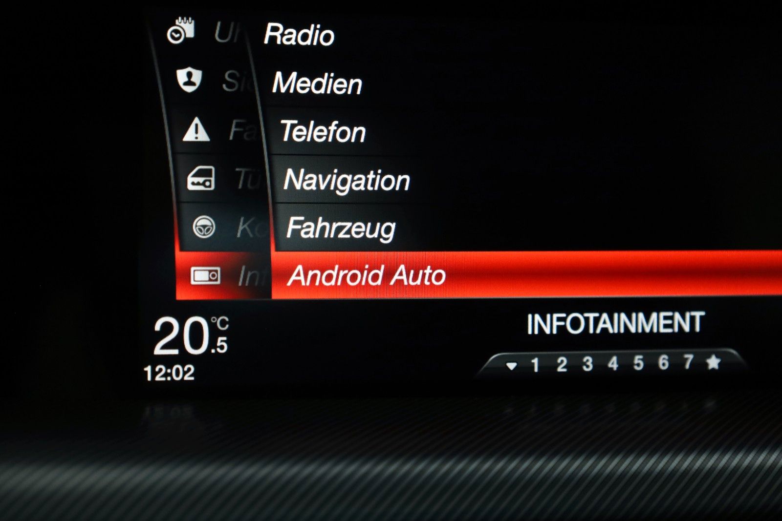 Fahrzeugabbildung Alfa Romeo Stelvio Super Q4 Leder,Navi,Panorama,Apple CarP.