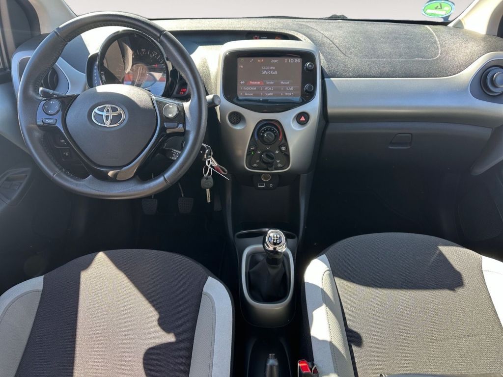 Fahrzeugabbildung Toyota Aygo x-play touch