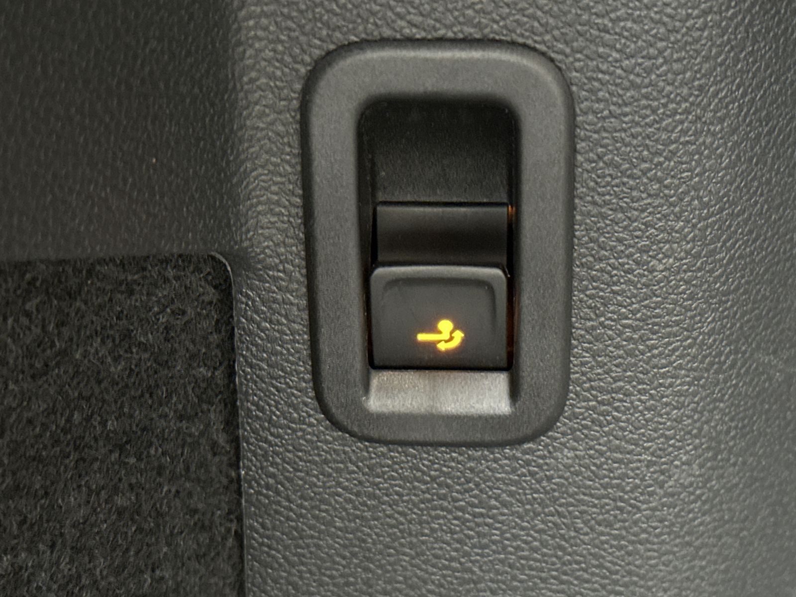 Fahrzeugabbildung Volkswagen Golf 1.4 TSI DSG Style eHybrid NAV+LED+AHK+KAMER