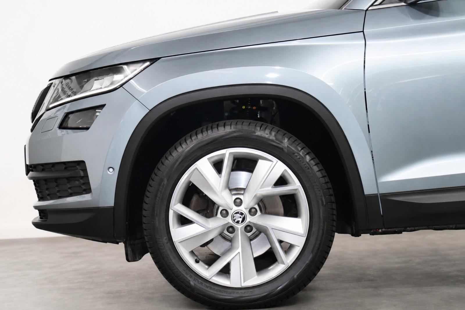 Skoda Kodiaq Style 4x4*7SITZER*PANO*360°*ACC*APPLE*AHK