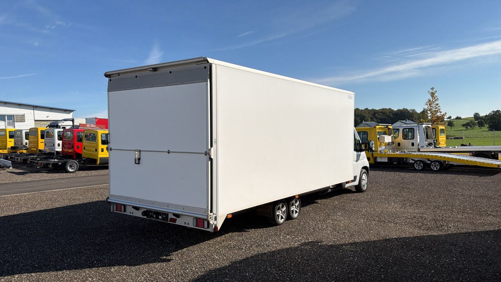 Fiat Ducato-e FGS Low-Liner absenkbar Kofferaufbau imagem 3