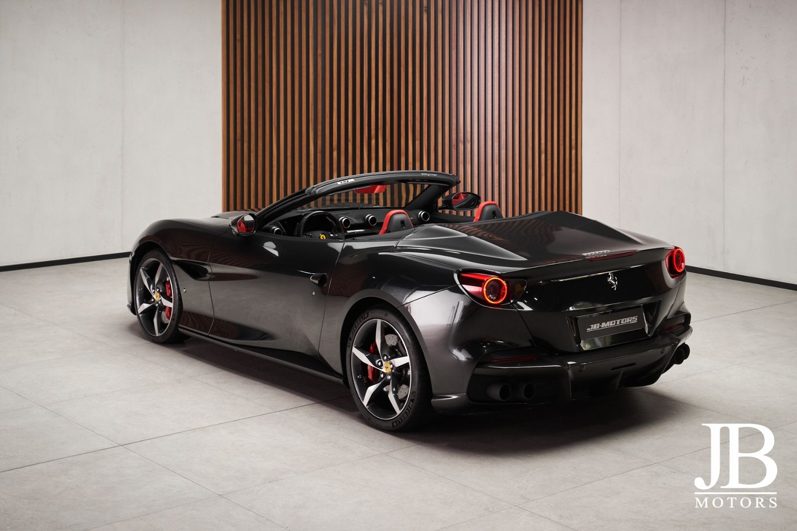 Fahrzeugabbildung Ferrari Portofino M Carbon LED JBL Surround Magneride