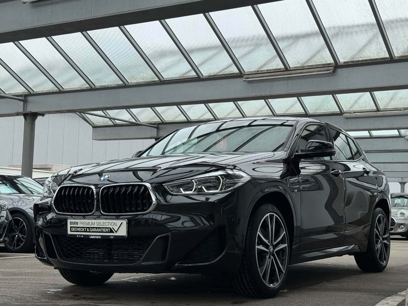 Fahrzeugabbildung BMW X2 sDrive18i M-Sportpaket GARANTIE bis 09/2028