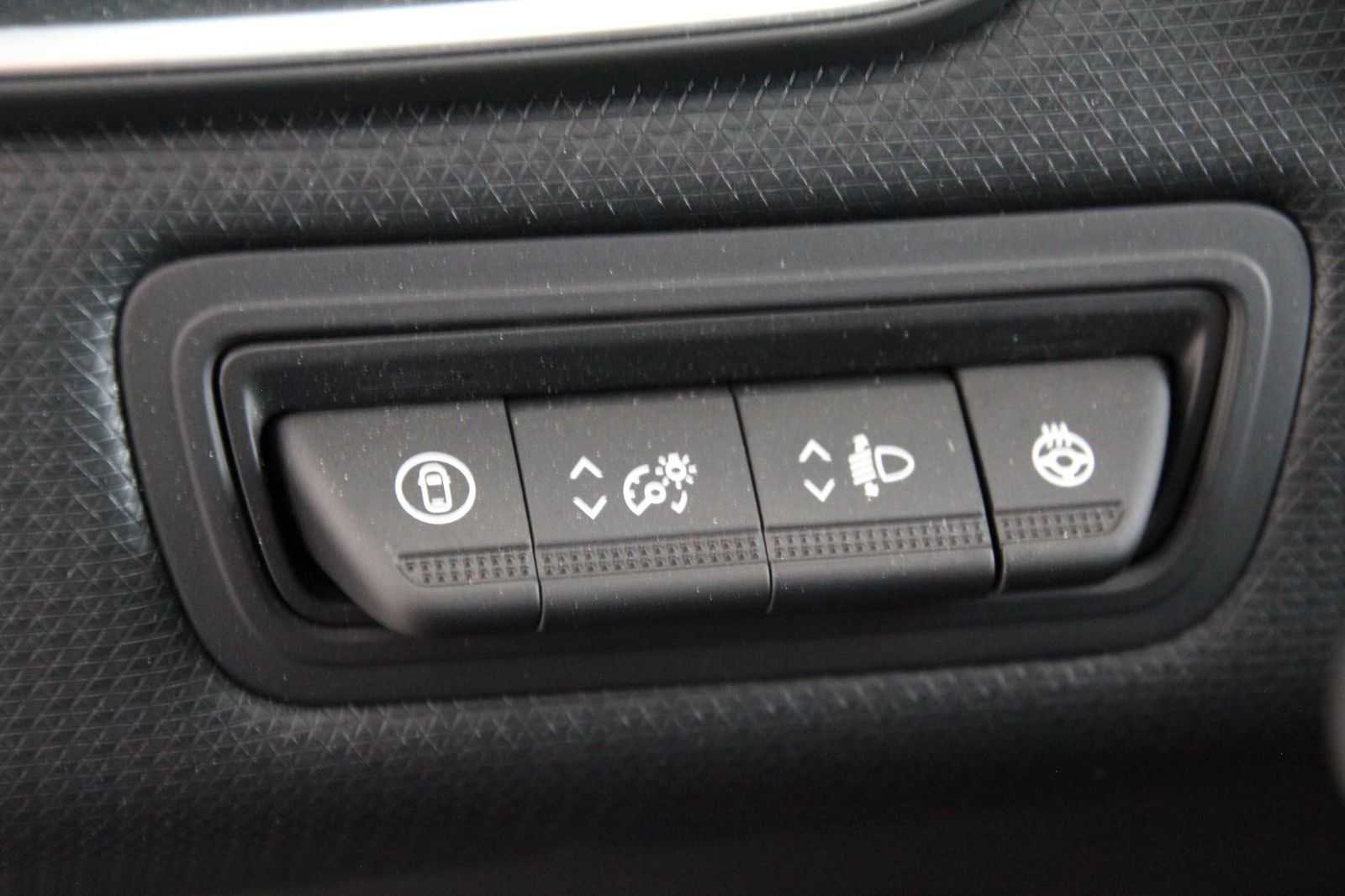 Fahrzeugabbildung Mitsubishi Colt Top LED*DAB*SHZ*BOSE*360°