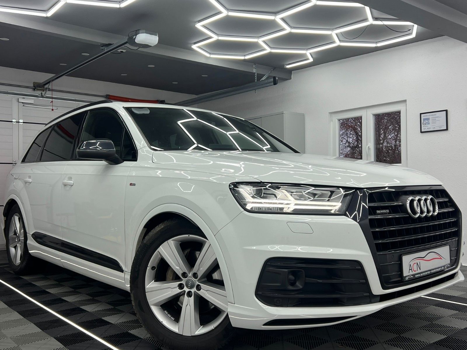 Fahrzeugabbildung Audi Q7 3.0 TDI Quattro S-LINE/21ZOLL/MATRIX/AHK/AMBI