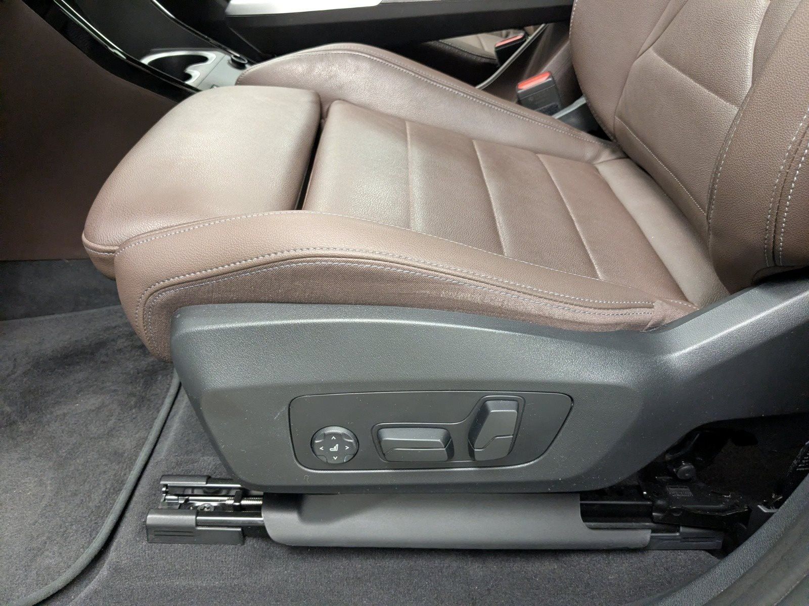 BMW iX1 xDrive30 M Sport HUD PANO ACC AHK DA Prof. 3 foto 19
