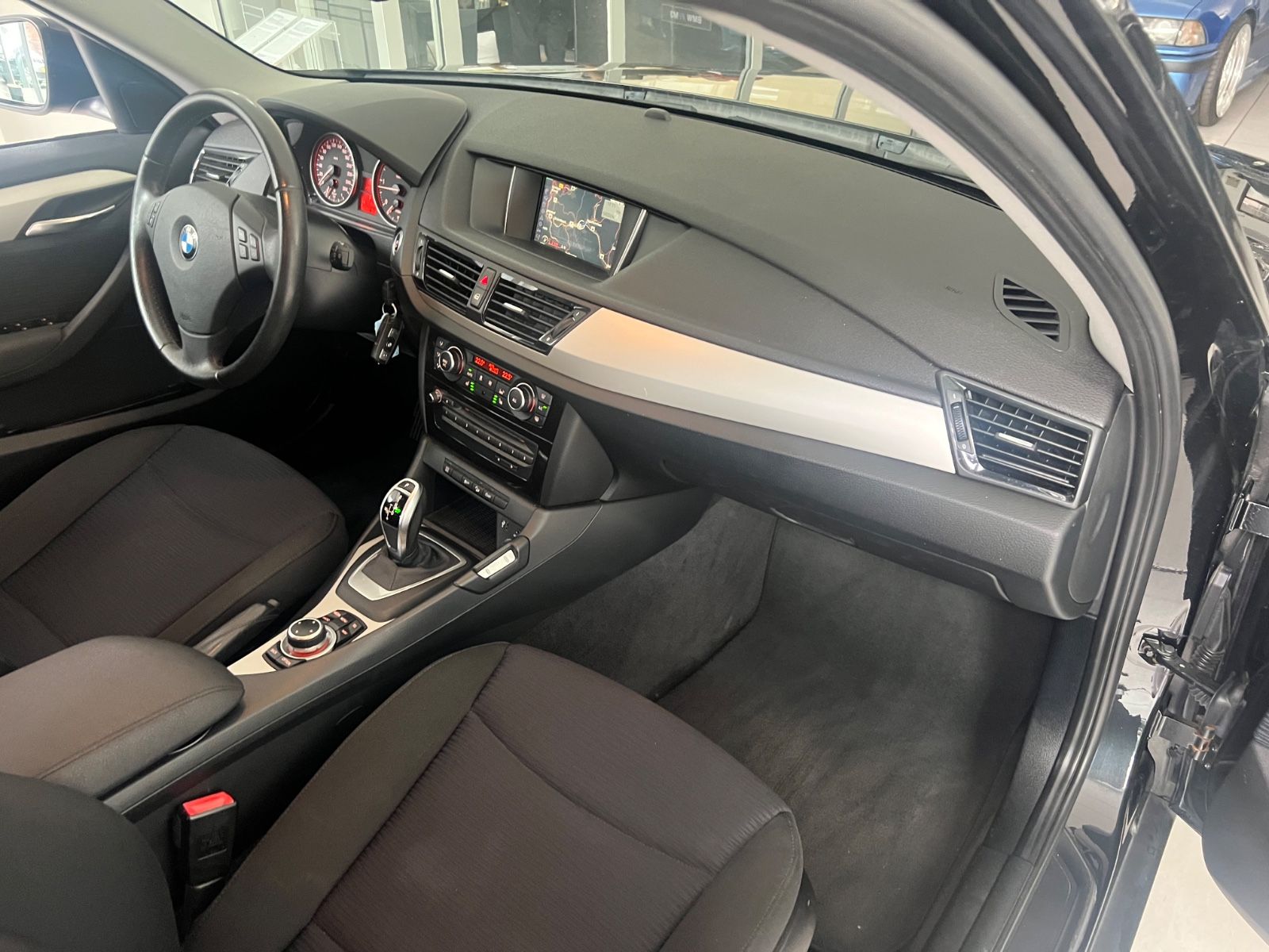 Fahrzeugabbildung BMW X1 18 d xDrive * AUTOMATIK *