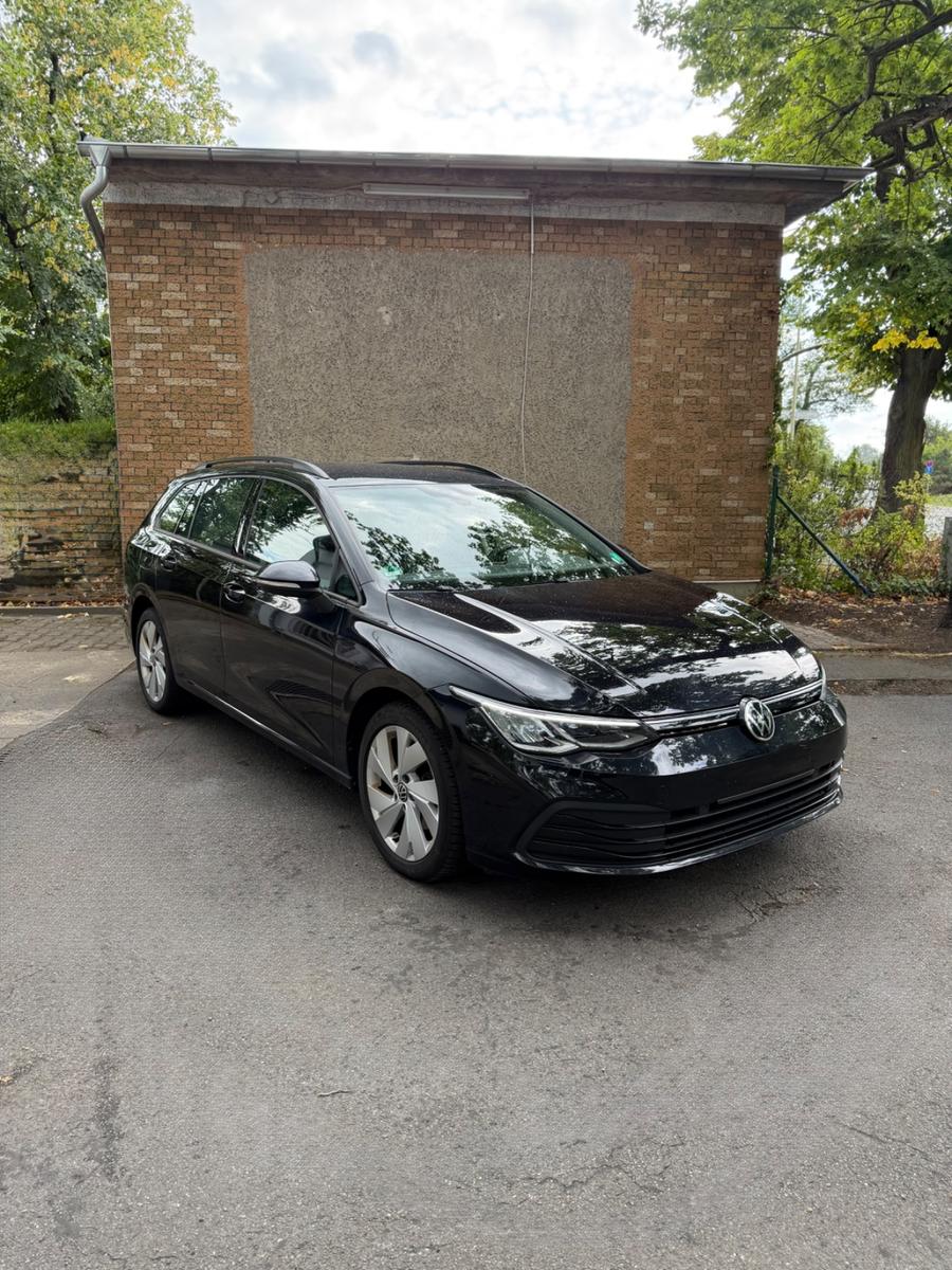 Volkswagen Golf VIII Variant Life eTSI