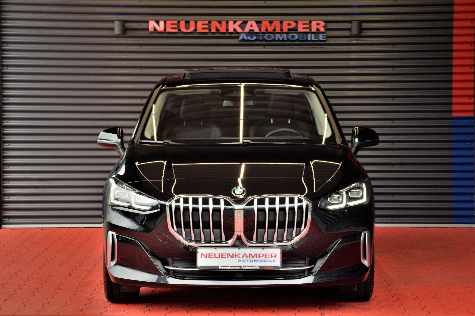 Fahrzeugabbildung BMW 218i Active Tourer Luxury Line Pano LED 360° HuD