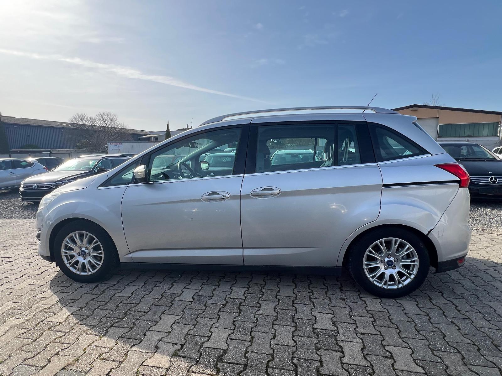 Ford Grand C-MAX 2011 — photo 10