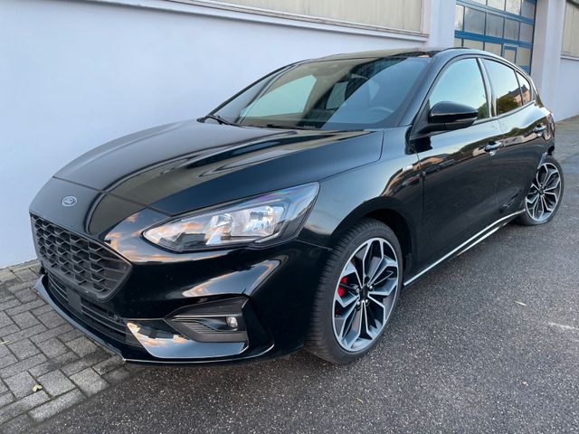 Ford Focus Lim.  1,0  ST-Line