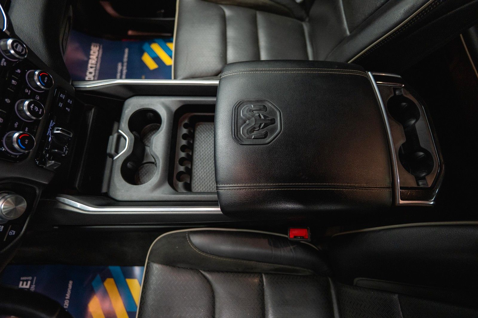 Fahrzeugabbildung Dodge RAM 5.7 V8 HEMI 4x4 NIGHT-Edition LARAMIE Sport