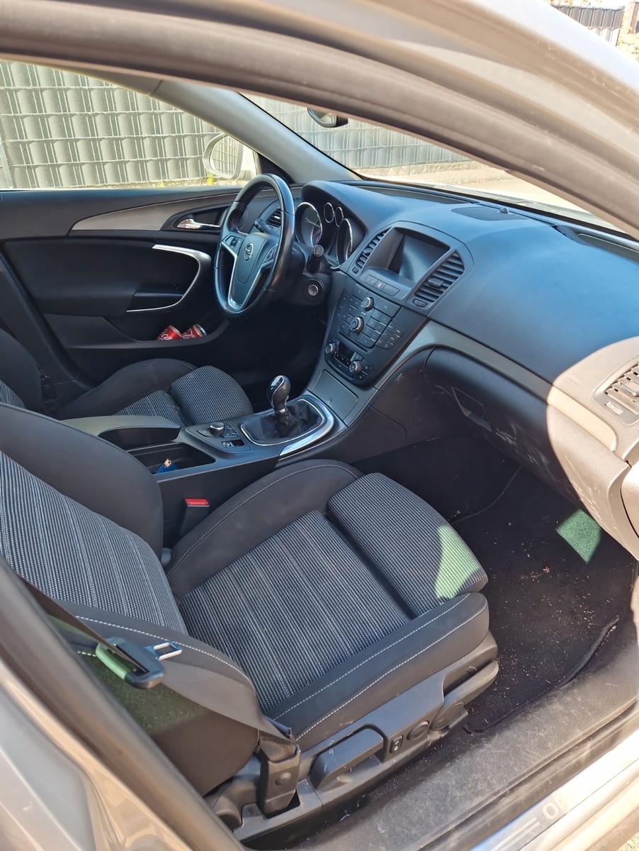Opel Insignia 2010 — photo 10