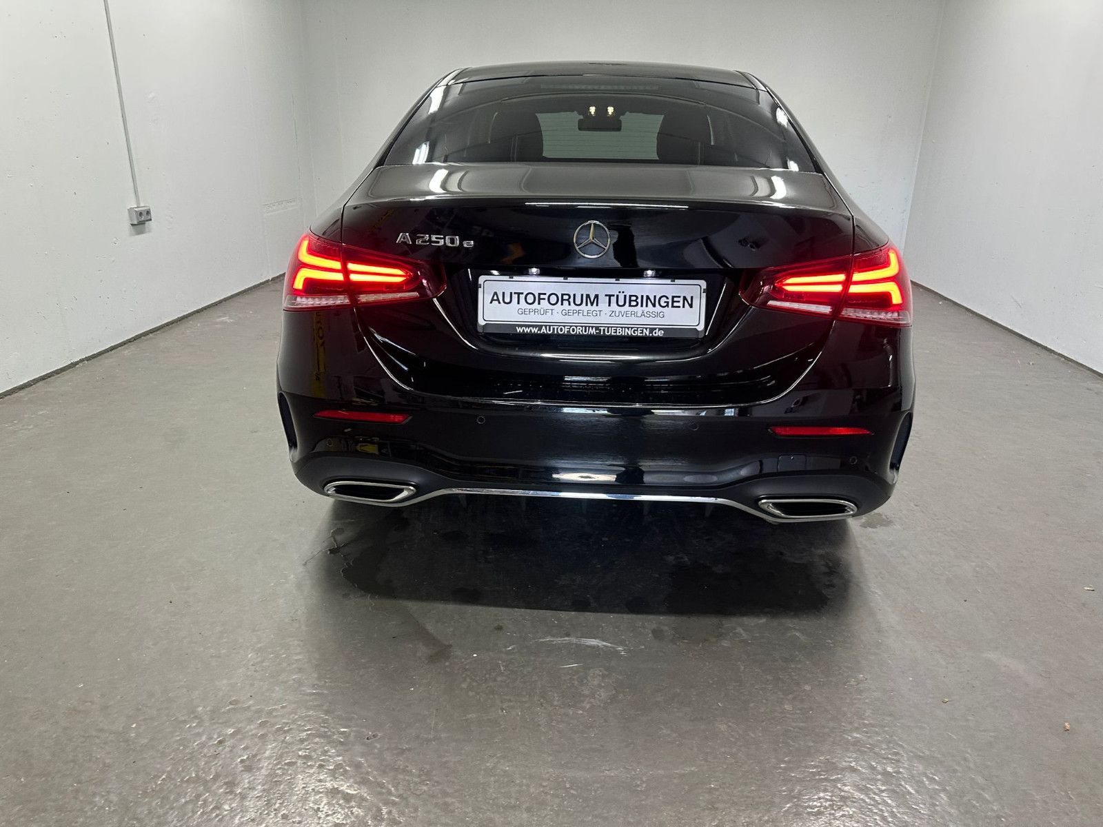 Fahrzeugabbildung Mercedes-Benz A 250 e LIMOUSINE *AMG-LINE* AMBIL*LED*KEYLESS