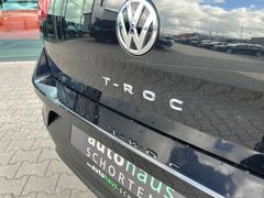 Fahrzeugabbildung Volkswagen T-Roc 1.5 TSI DSG Sitzheizung PDC Bluetooth