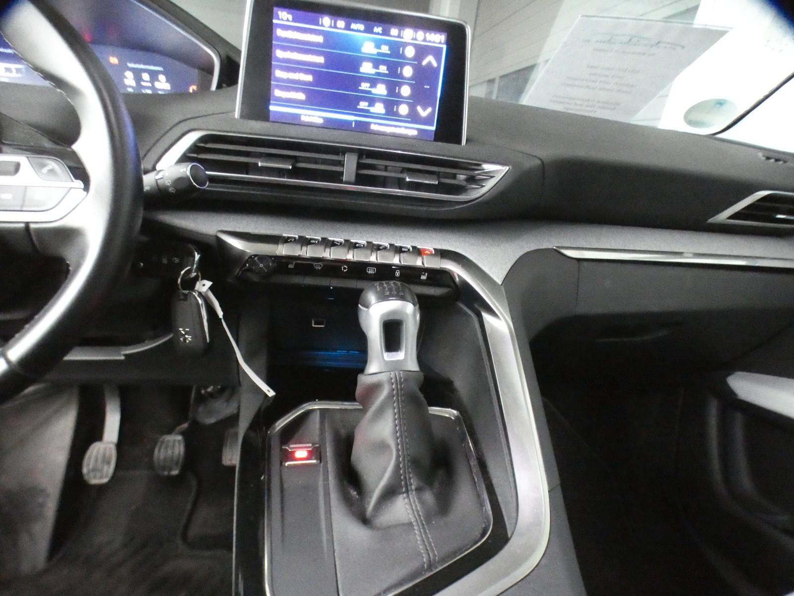 Peugeot 3008 PANORAMA AHK NAVI LED-SCHEINWERFER KAMERA