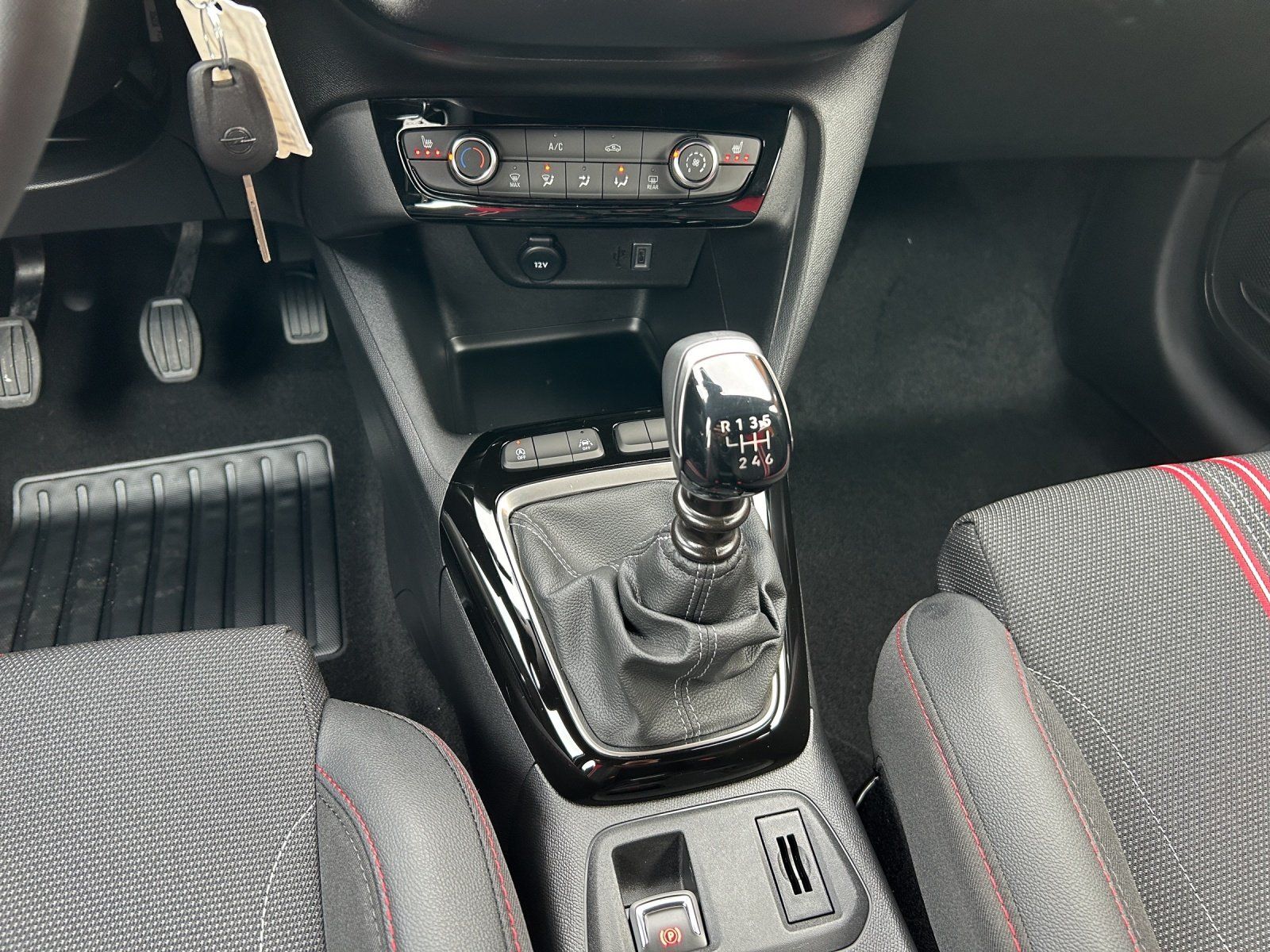 Fahrzeugabbildung Opel Corsa F 1.2 Turbo LED/SHZ/TEMPOMAT/USB/BLUETOOTH