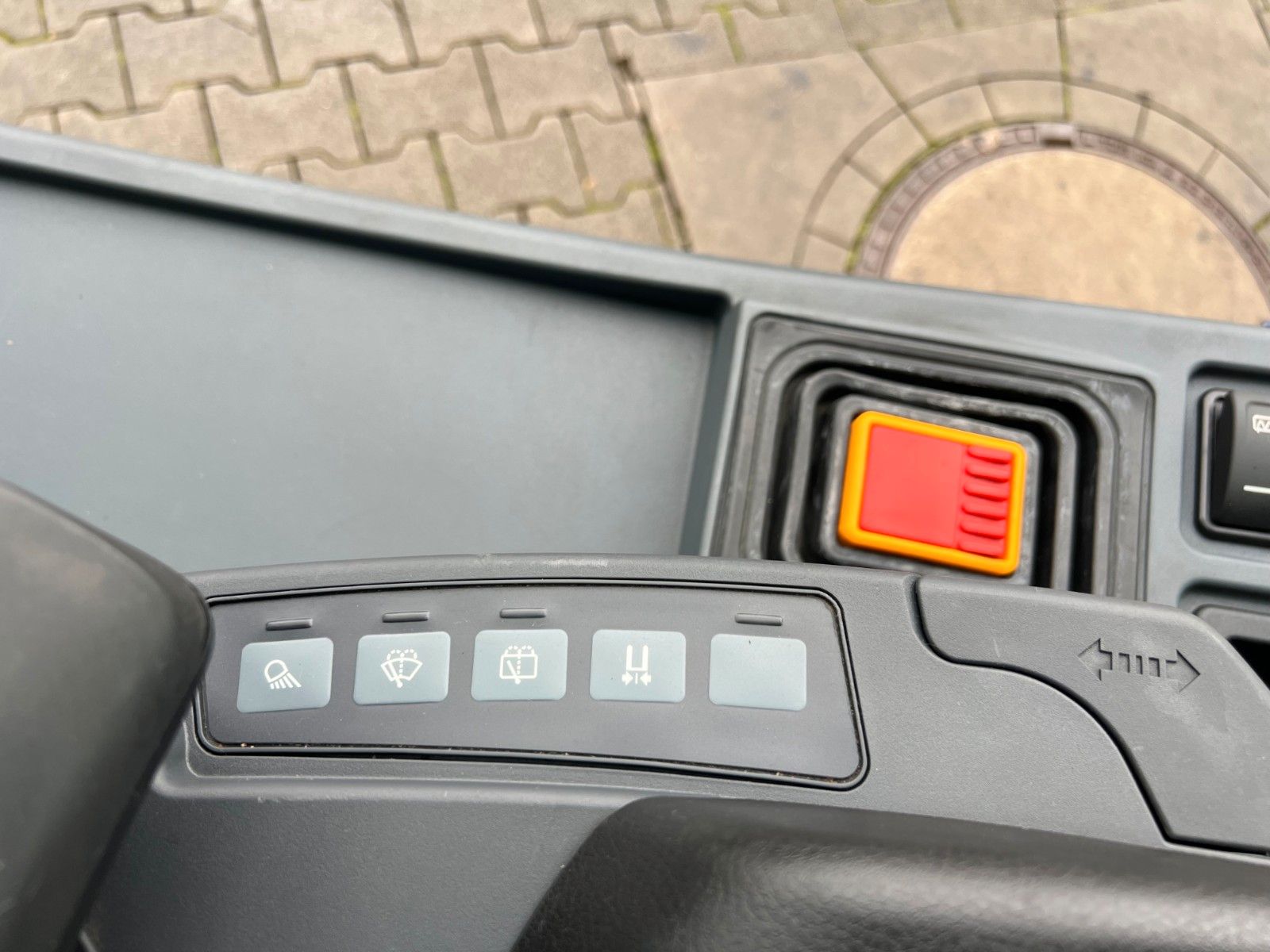 Fahrzeugabbildung Jungheinrich EFG 215 / Triplex: 4.25m! / SS / 1.285h / 2021