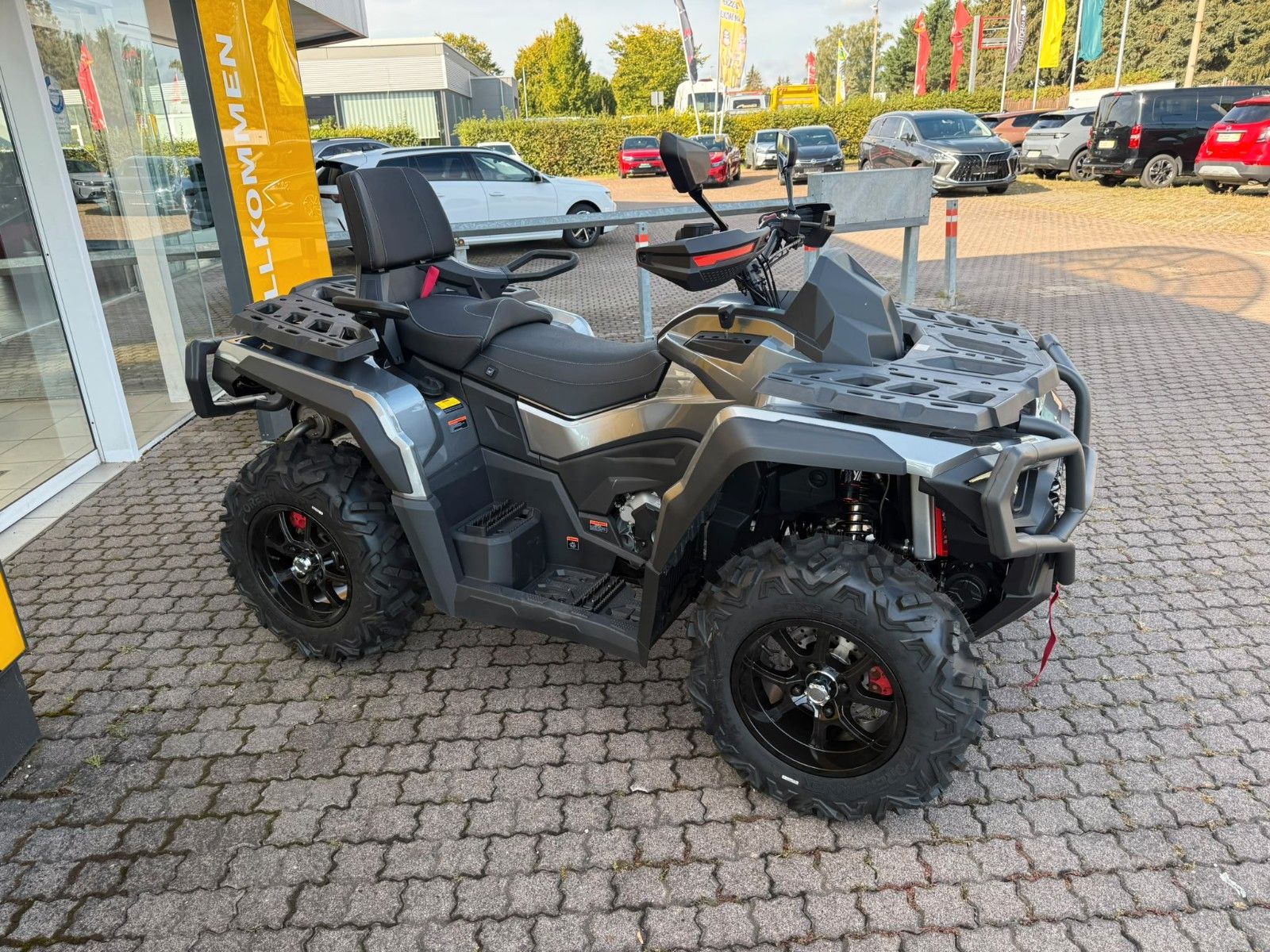 Fahrzeugabbildung Odes 4TRAC TRQ 650 grau