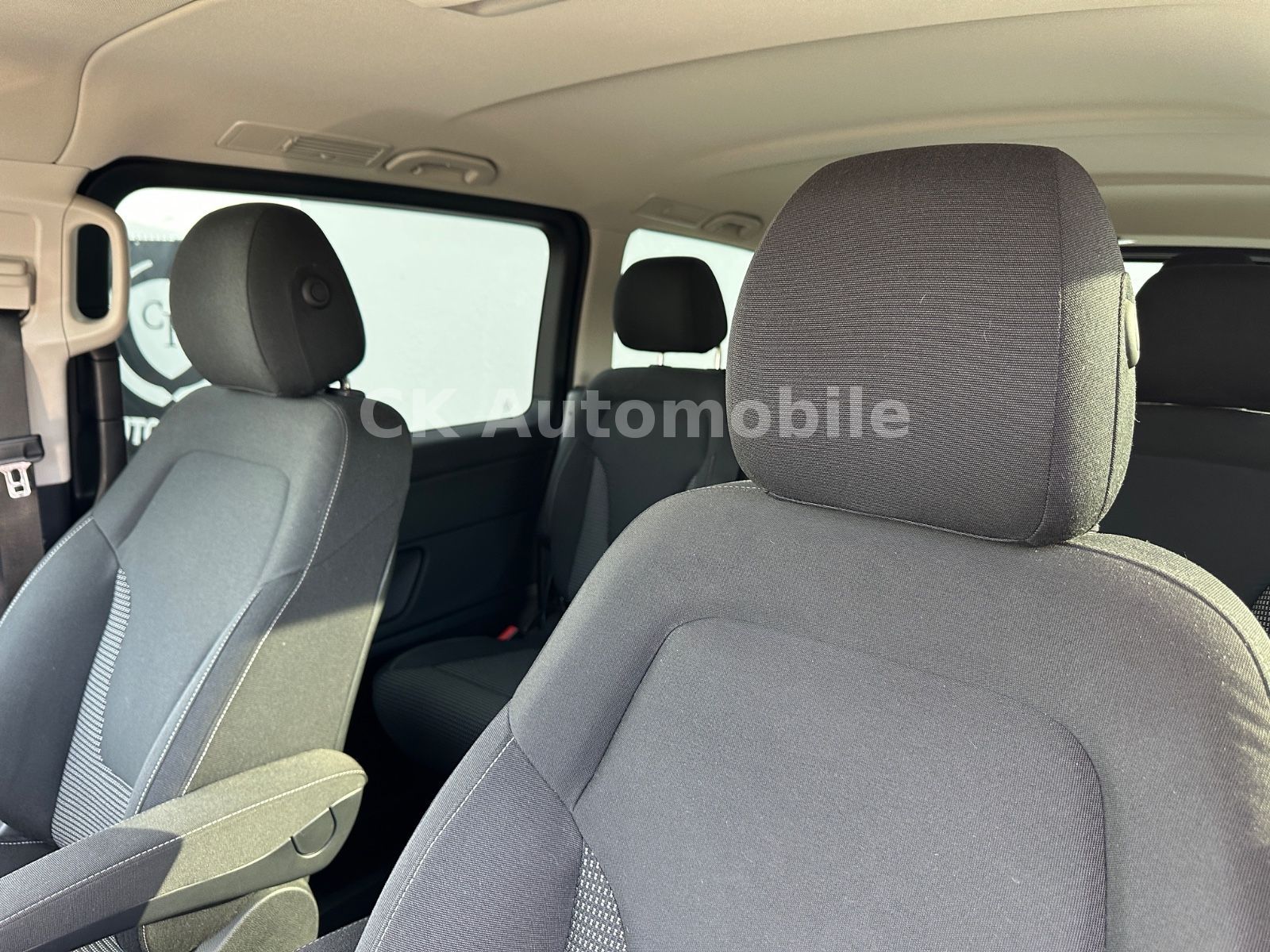 Fahrzeugabbildung Mercedes-Benz V 250d EDITION 4MATIC lang/7 Sitze/Navi/LED/AHK
