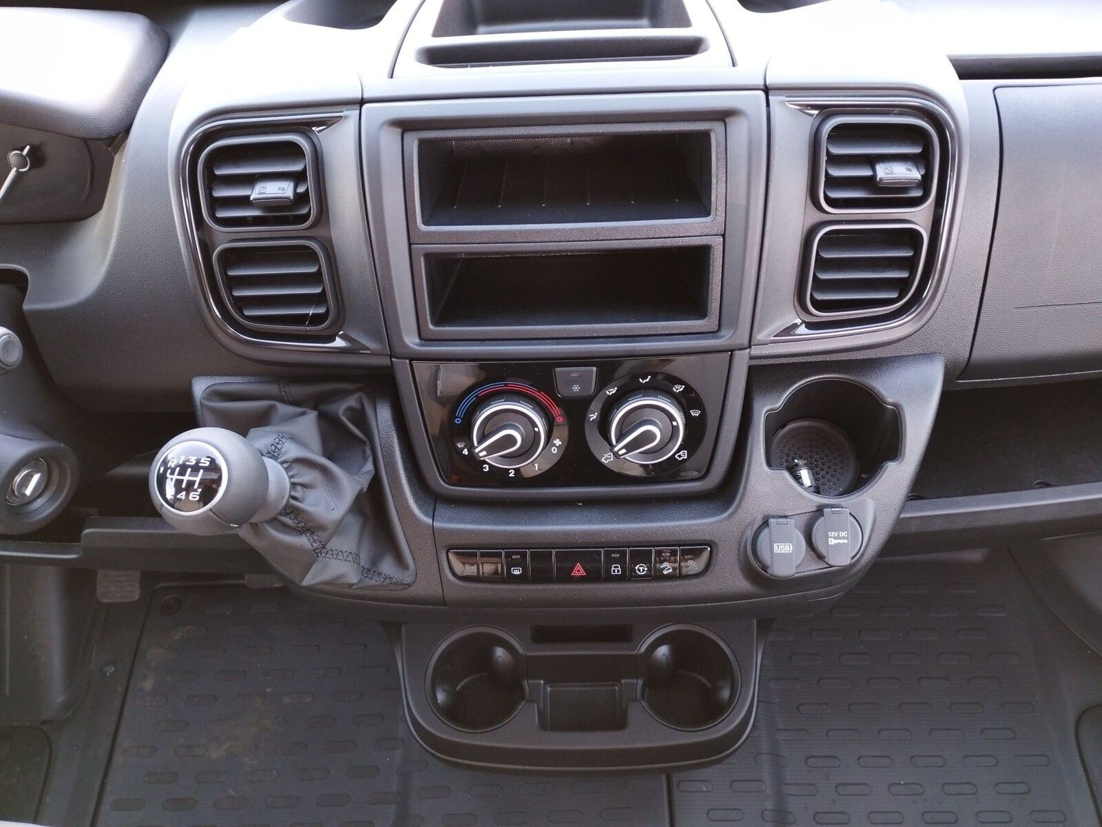 Fahrzeugabbildung Karmann Dexter DE 580 Concept Paket