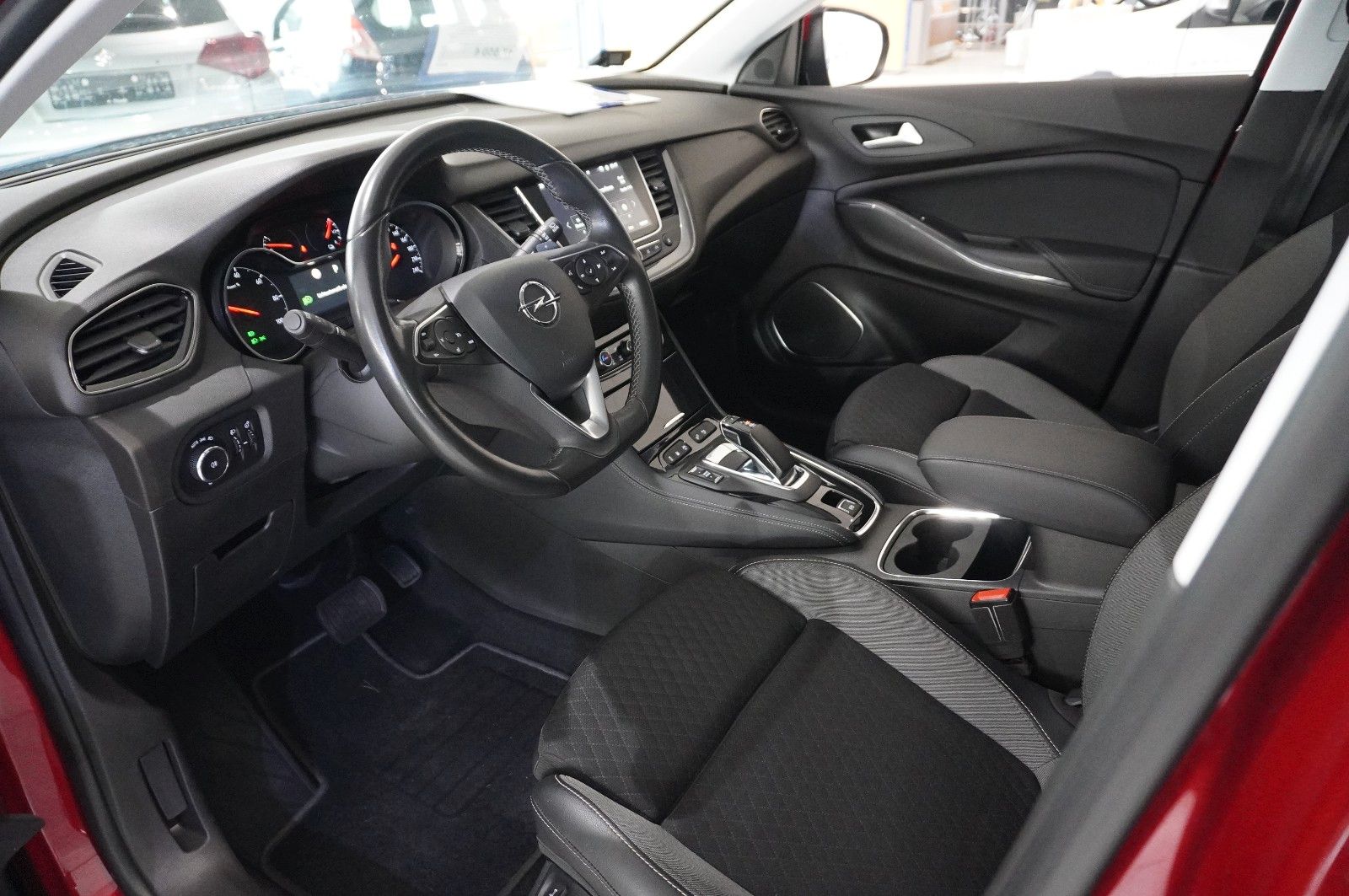Fahrzeugabbildung Opel Grandland (X) 1.6 HYBRID ELEGAN. NAVI/KAMERA/AHK