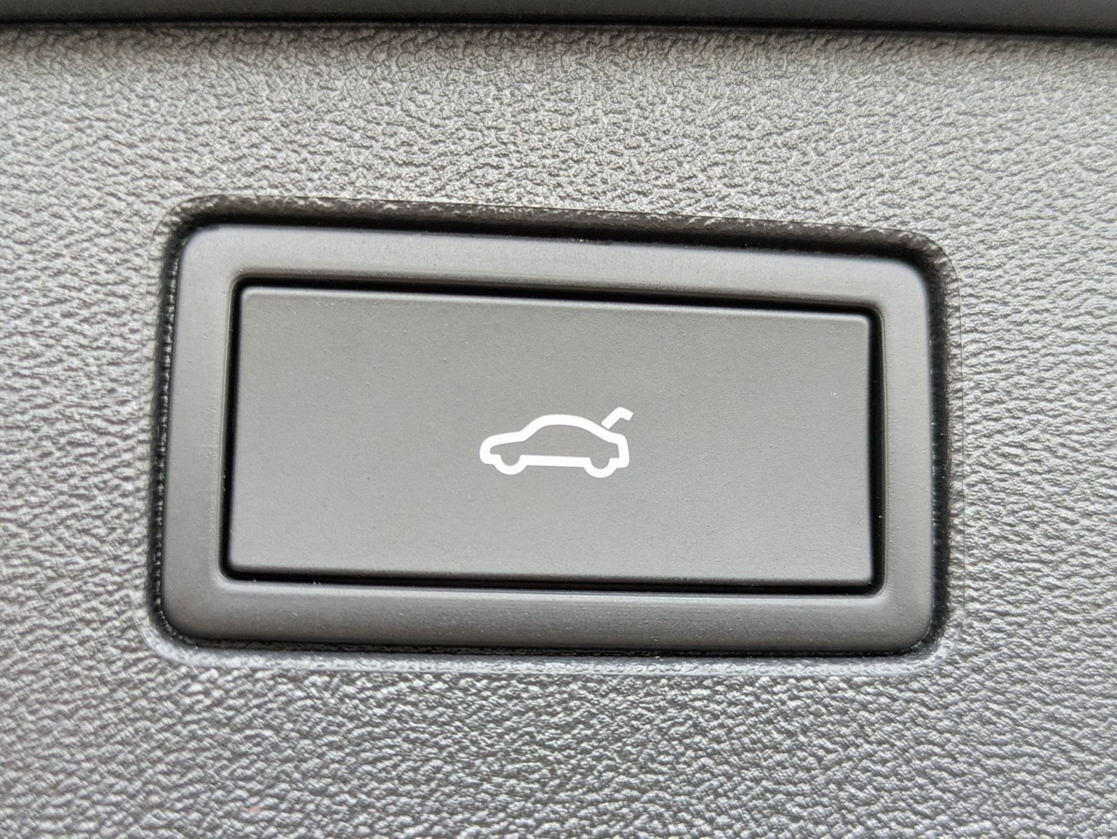 Fahrzeugabbildung Volkswagen Tiguan 2.0 TDI 4M R-Line BLACK*PAN*HK*AHK*MATRIX