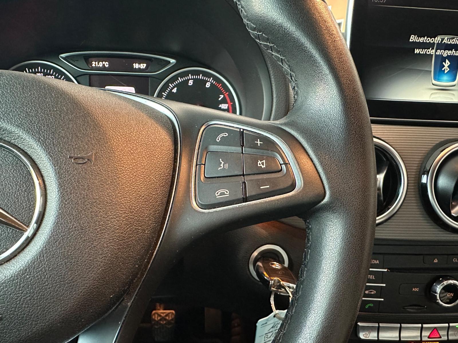 Mercedes-Benz B 180 Xenon Scheckheft Rückfahrkamera Style