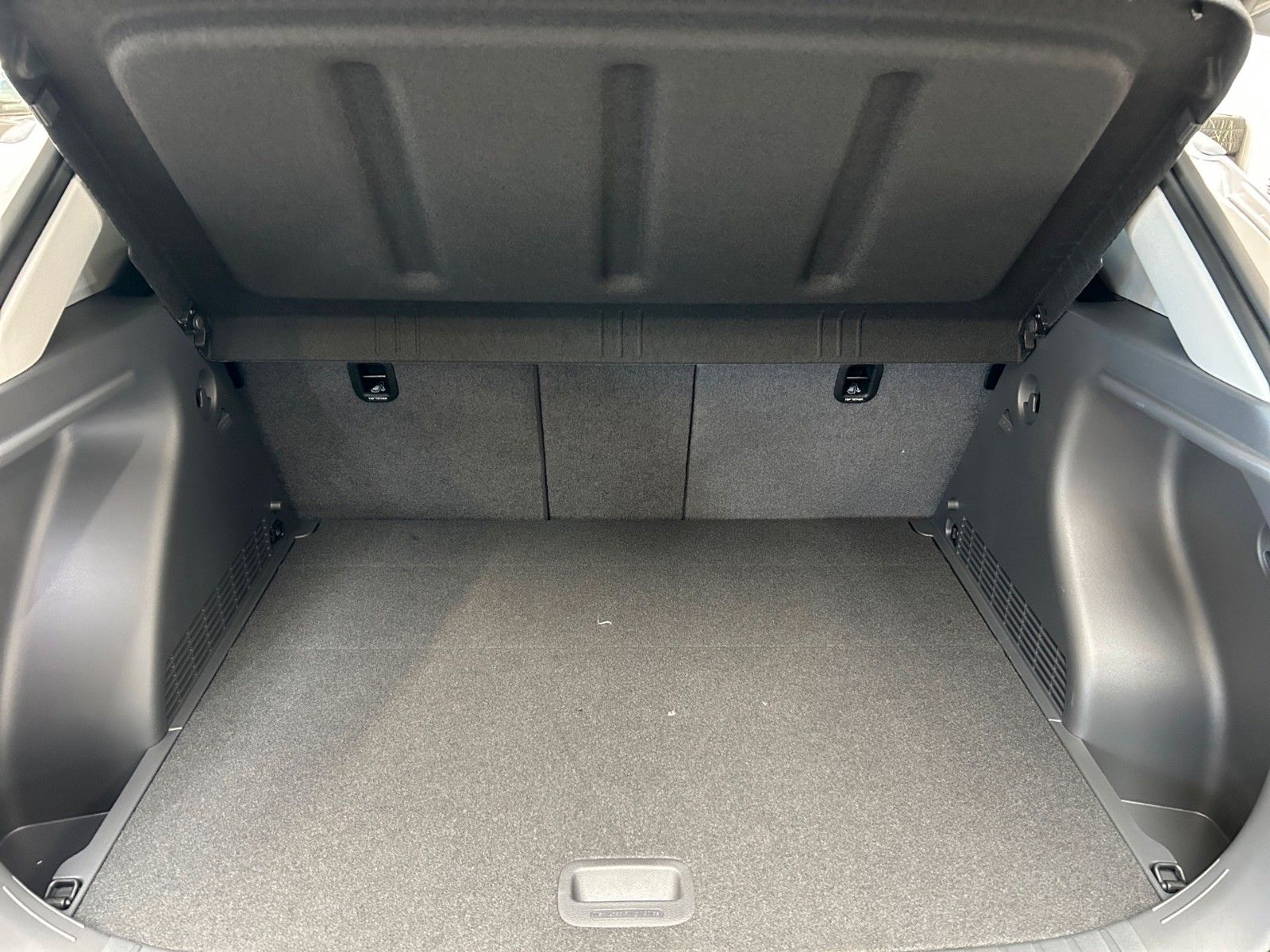 Fahrzeugabbildung Hyundai KONA 1.6 T-GDI (150 PS) | Digitaler Fahrzeugschl
