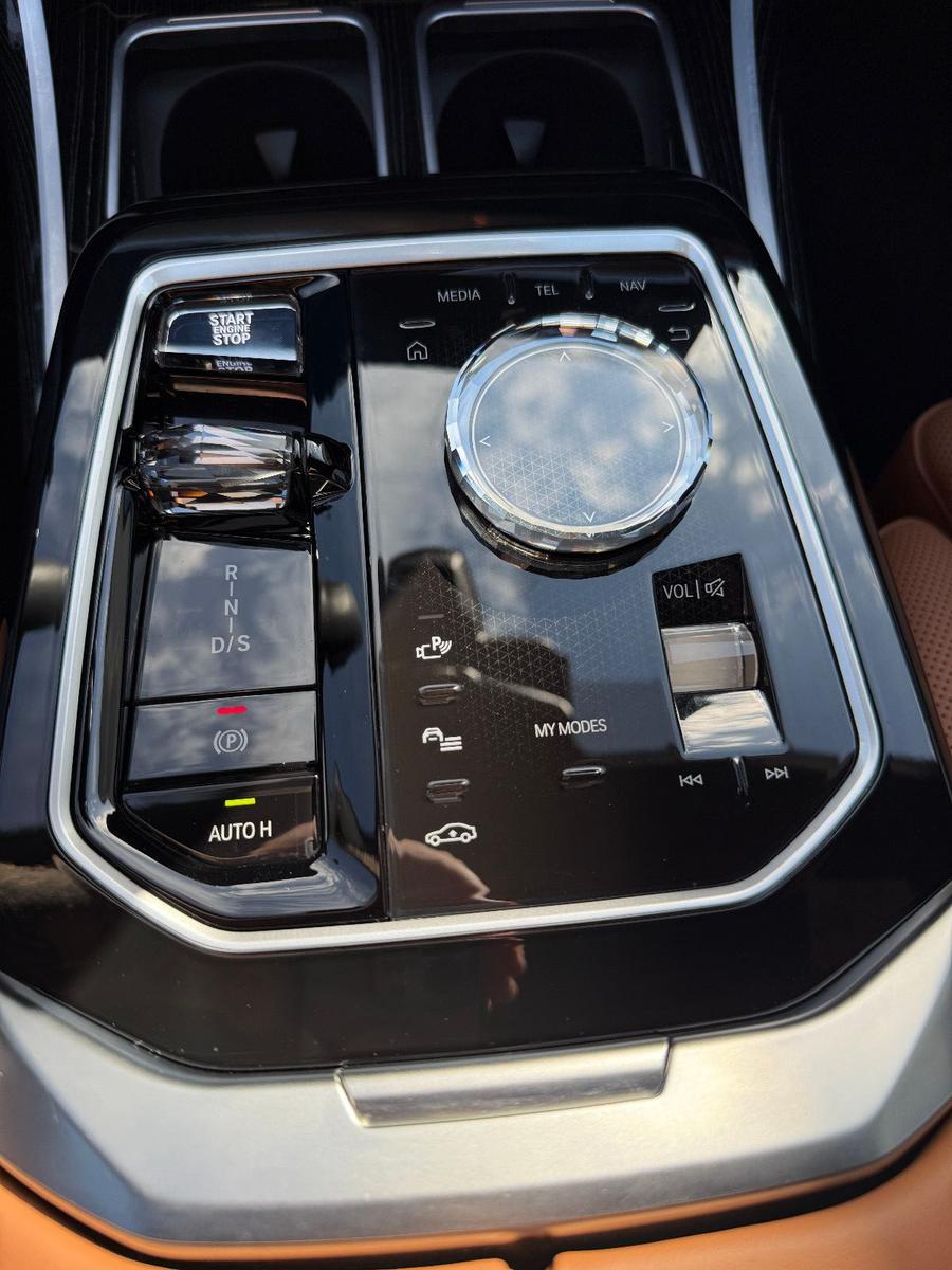 BMW 740d xDrive M Sport Crafted Clarity Sky Lounge