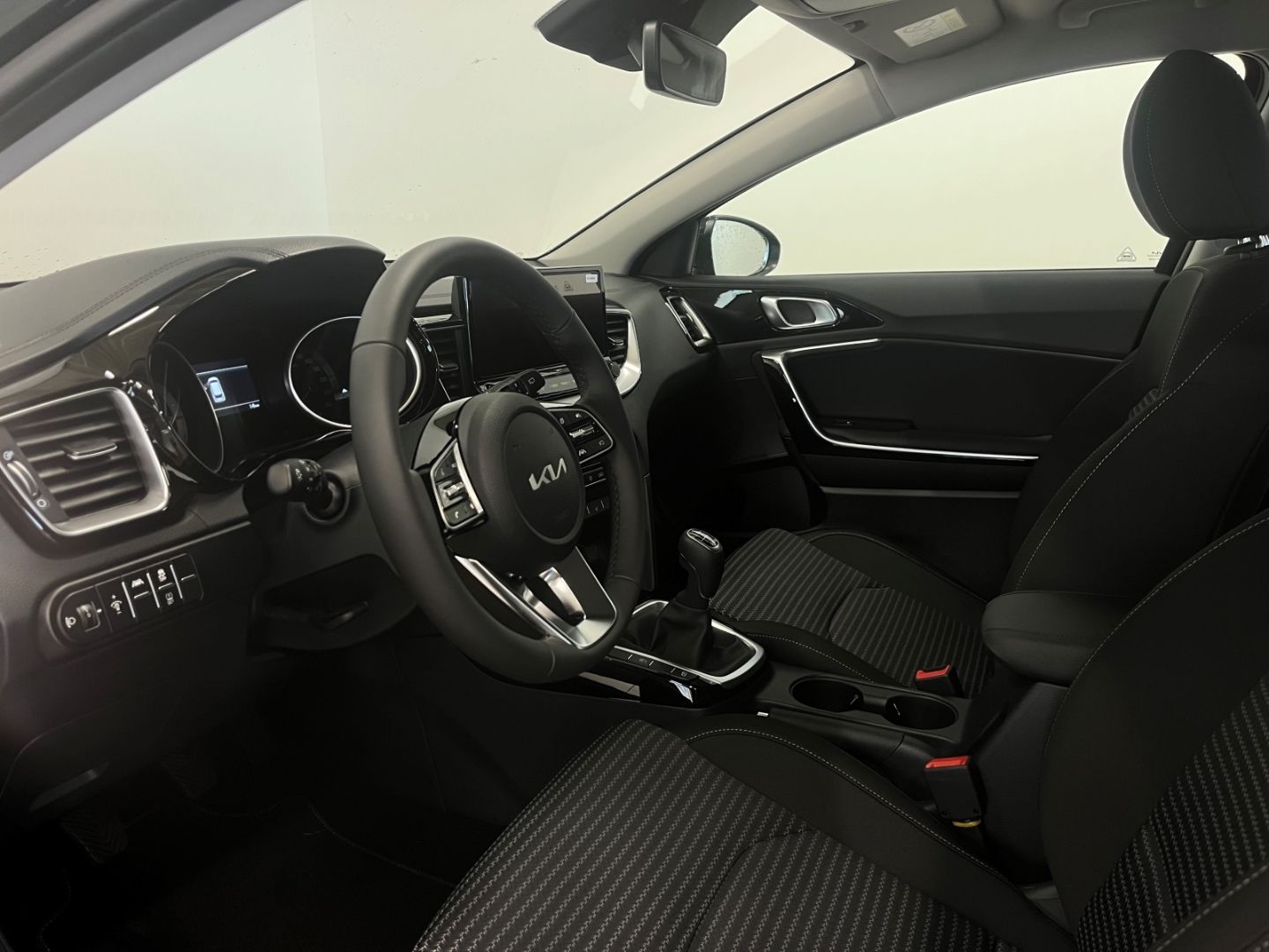 Fahrzeugabbildung Kia Ceed_sw Vision 1.4 Tempomat Kamera Navi DAB