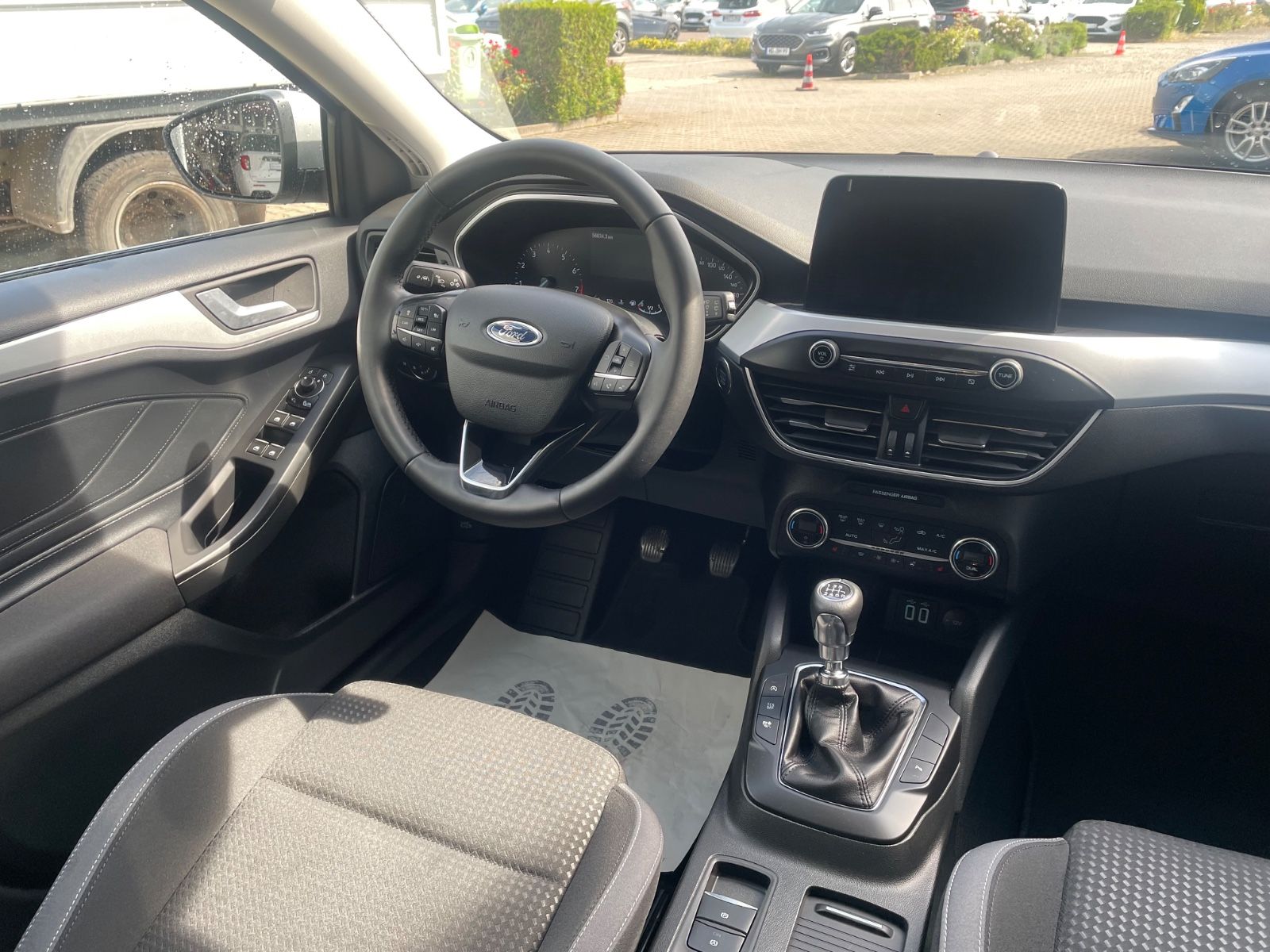 Ford Focus Kombi 125Ps Titanium LED/WiPA/NAV/Climatr. imagem 2