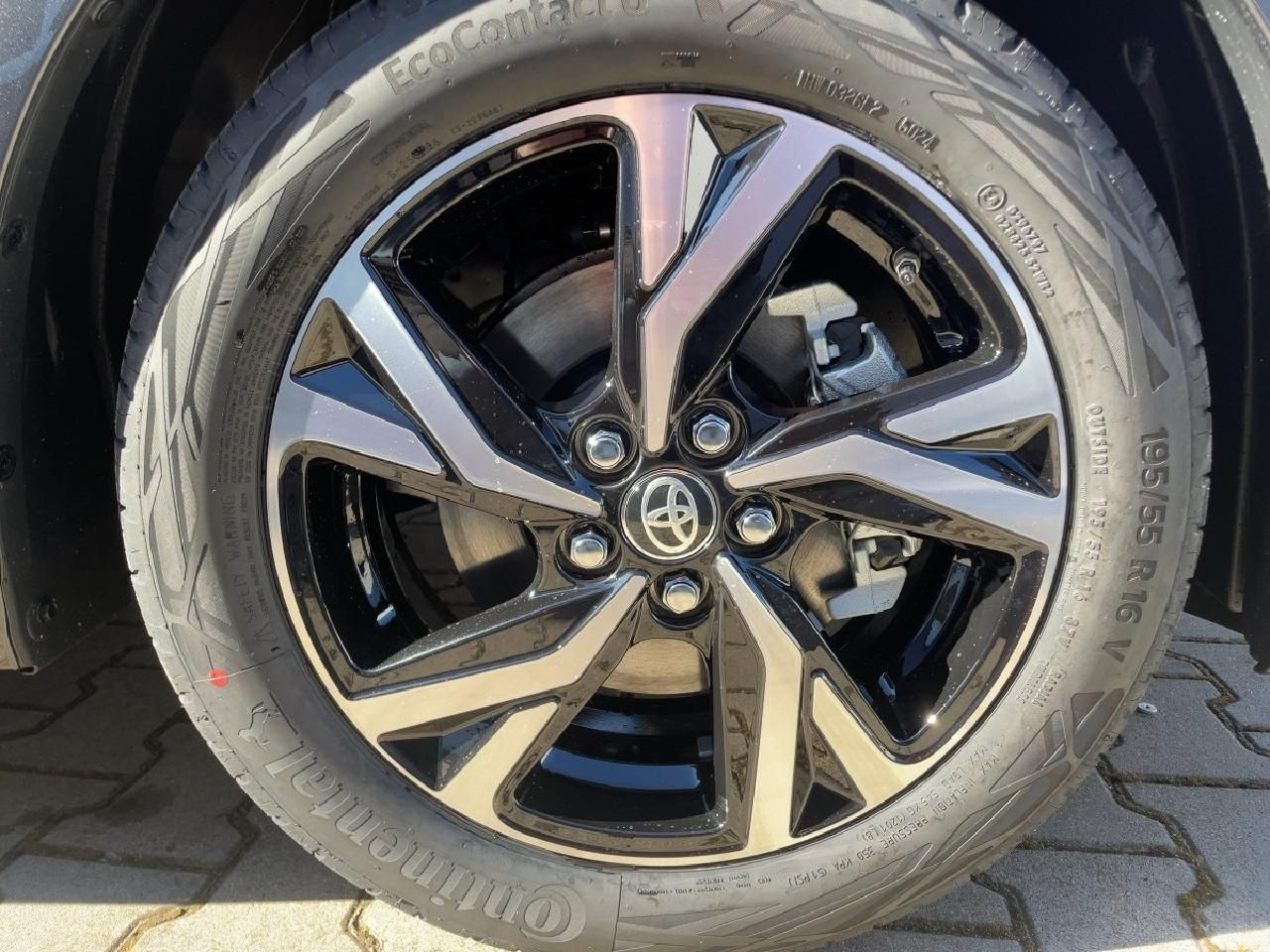 Fahrzeugabbildung Toyota Yaris Hybrid 116PS Team D + Safety + Comfort