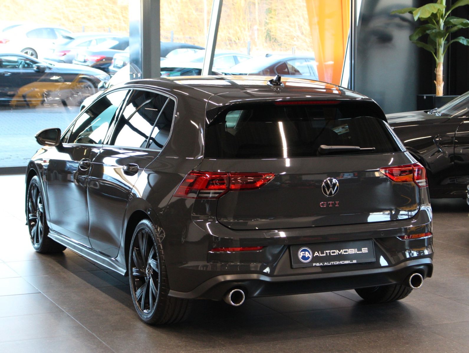 Fahrzeugabbildung Volkswagen Golf 2.0 TSI  GTI+LED*Navi*2.Hand