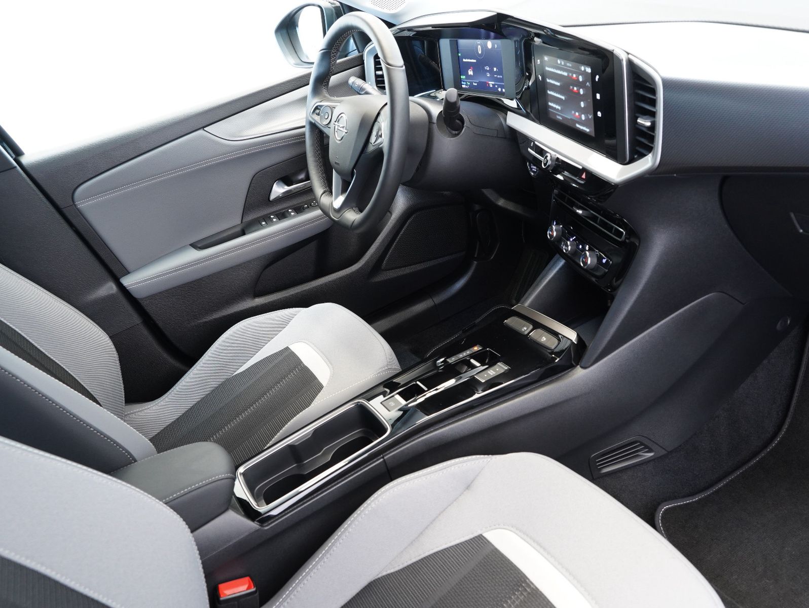 Fahrzeugabbildung Opel Mokka-e Elegance 50KWH/11KW/WÄRMEPUMPE/SOH