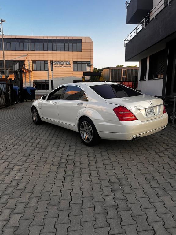 Mercedes-Benz S 600