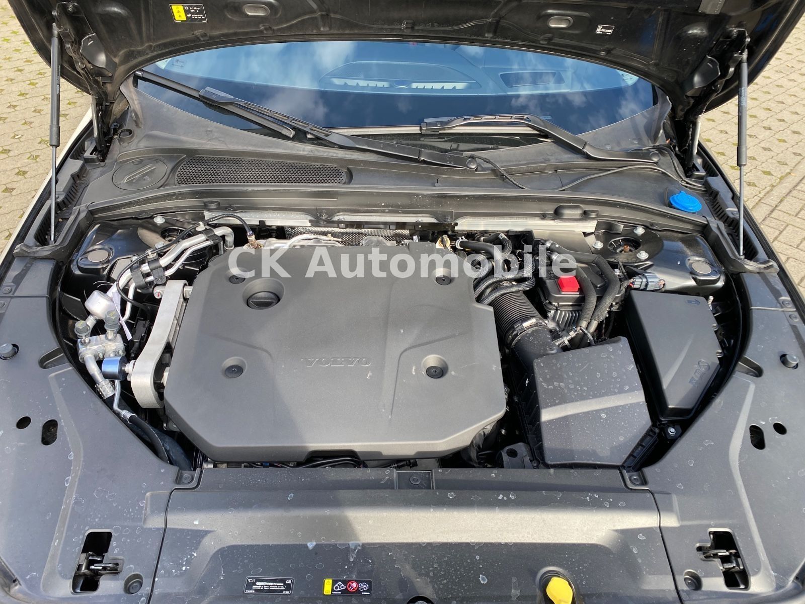 Fahrzeugabbildung Volvo V90 B5 Ultimate Dark AWD/BLIS/Pano/Head-Up/AHK