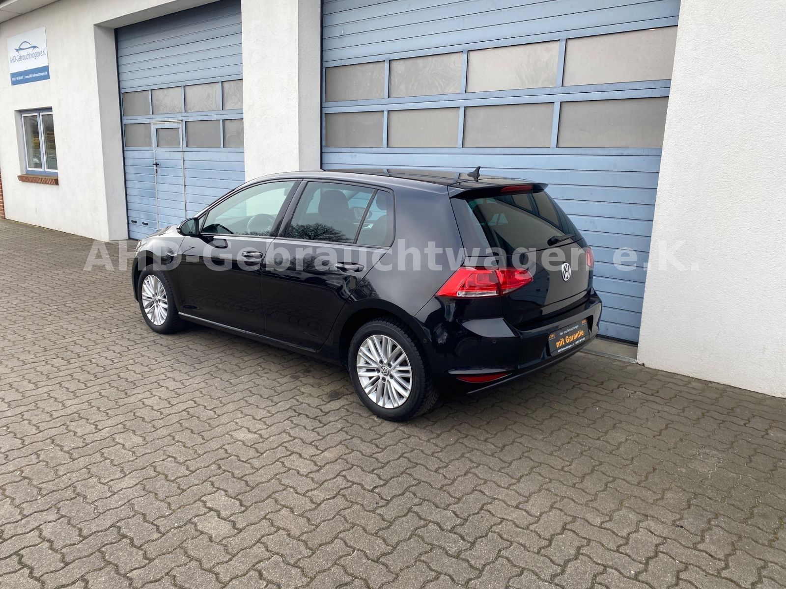 Fahrzeugabbildung Volkswagen Golf VII 1.2 TSI Limousine " Sondermodell Cup "