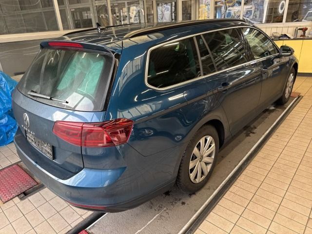 Volkswagen Passat - Bild 2
