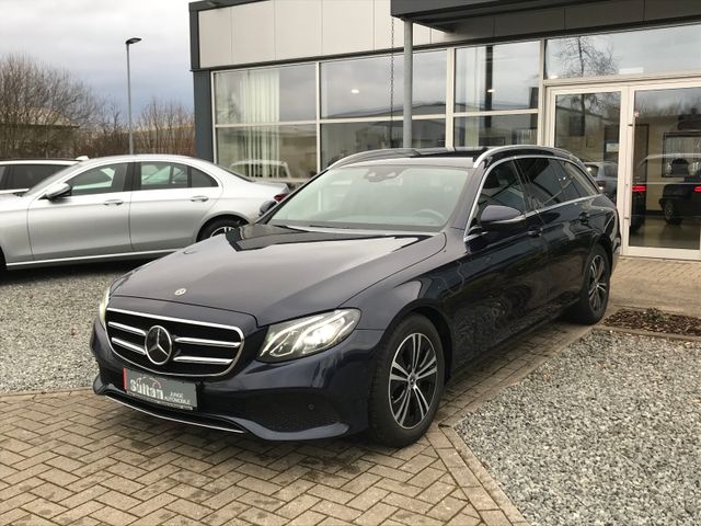 Mercedes-Benz E 220 d T Avantgarde LED Kamera HUD Distronic