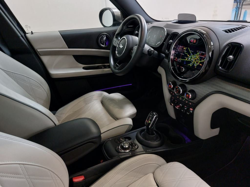 Fahrzeugabbildung MINI Cooper Countryman MINI Yours Trim Pano HuD h/k