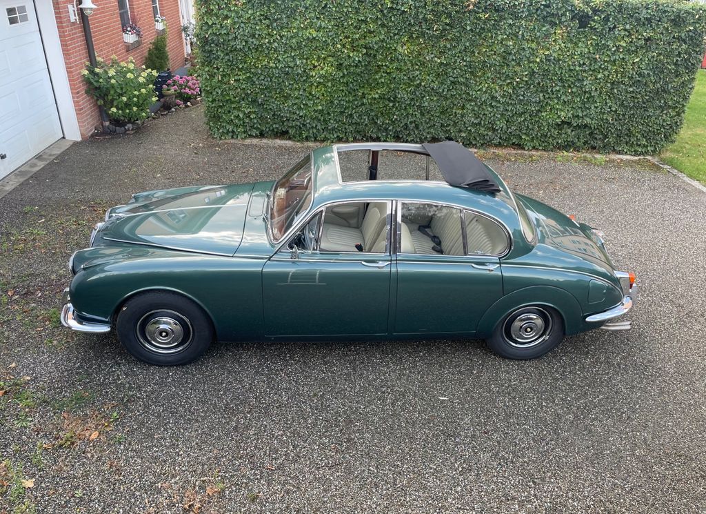 Jaguar MK II