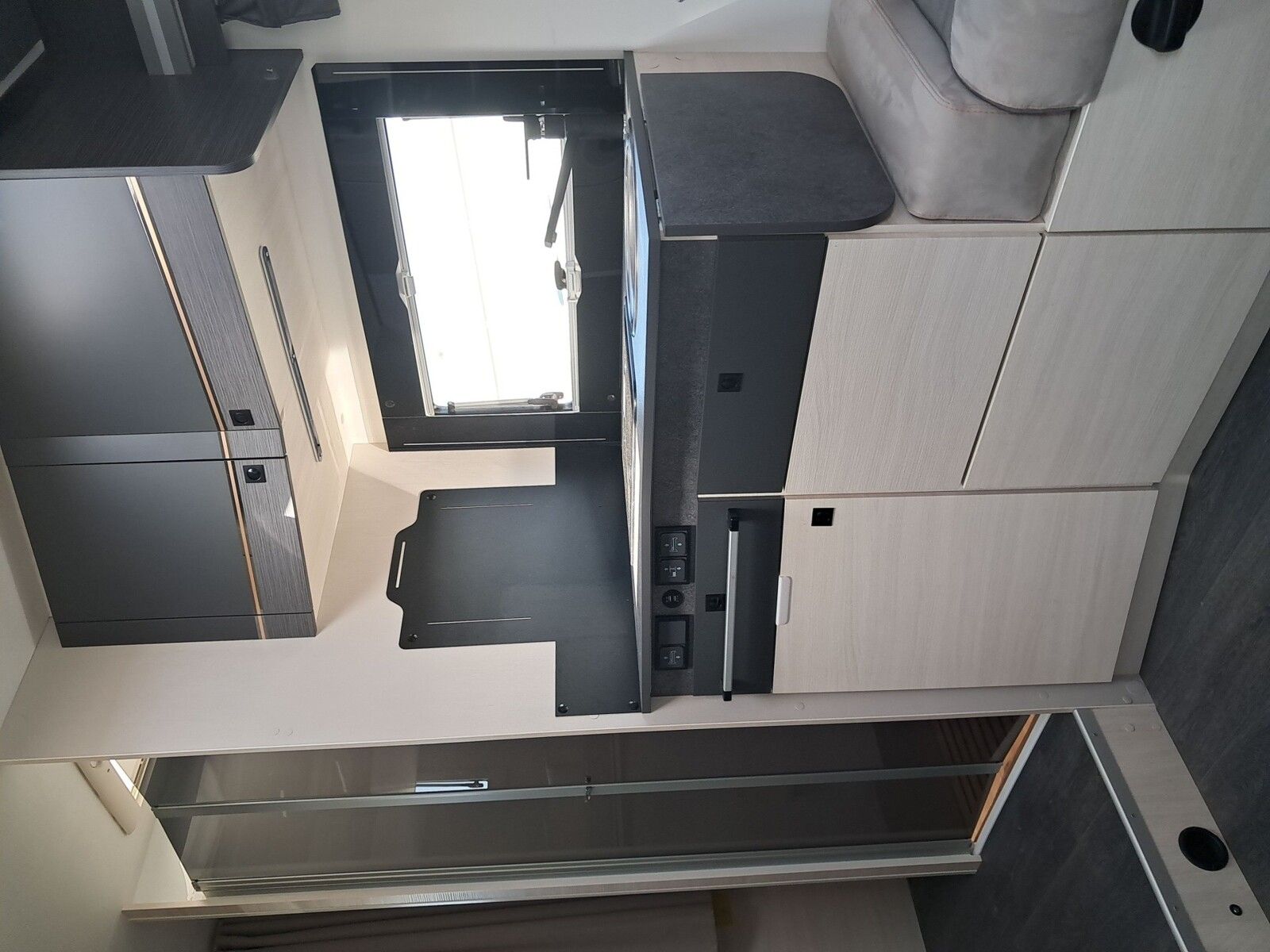 Fahrzeugabbildung Chausson Teilintegriert 720 Titanium Premium  Solar,RFK