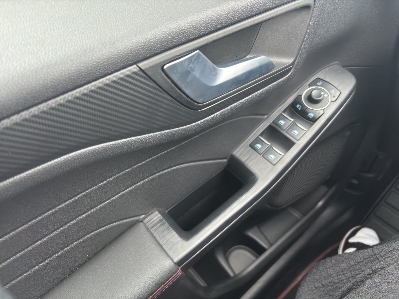 Fahrzeugabbildung Ford Kuga 2.5 PHEV ST-Line Aut./LED/KAMERA/NAVI/SHZ/