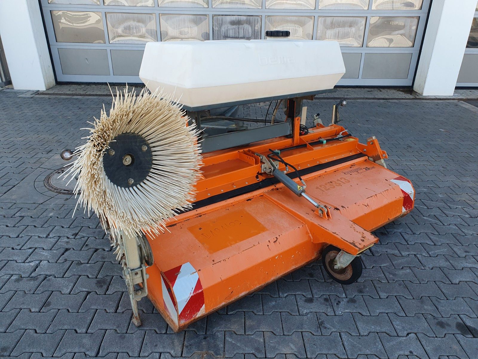 Fahrzeugabbildung Andere Bema 25 Dual Kehrmaschine / 2.050 mm / 2020