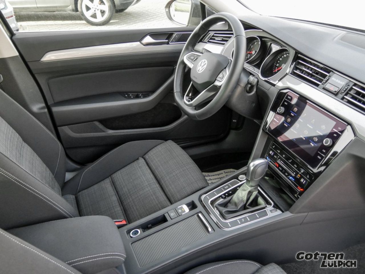 Fahrzeugabbildung Volkswagen Passat Variant Business 1,5TSI DSG Navi Klima