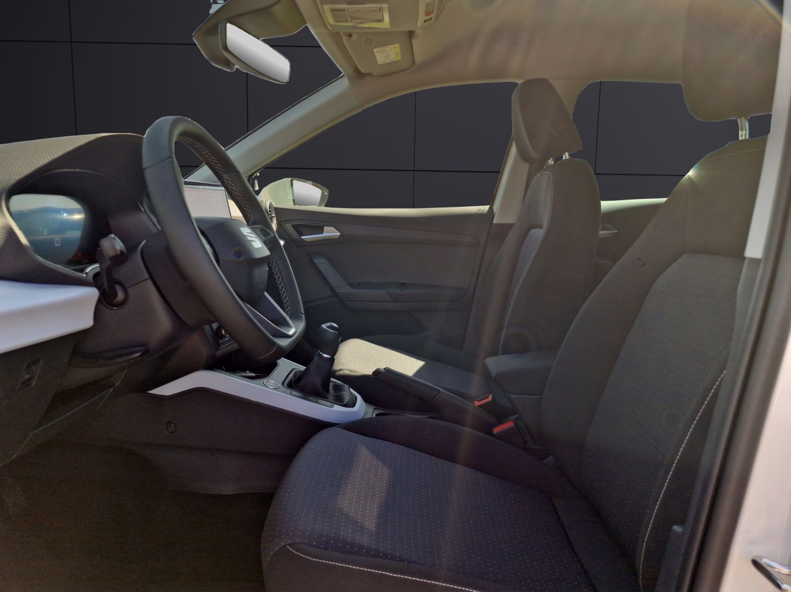 Fahrzeugabbildung SEAT Arona Road Edition 1.0 TSI AHZ LED RFK SH Keyles