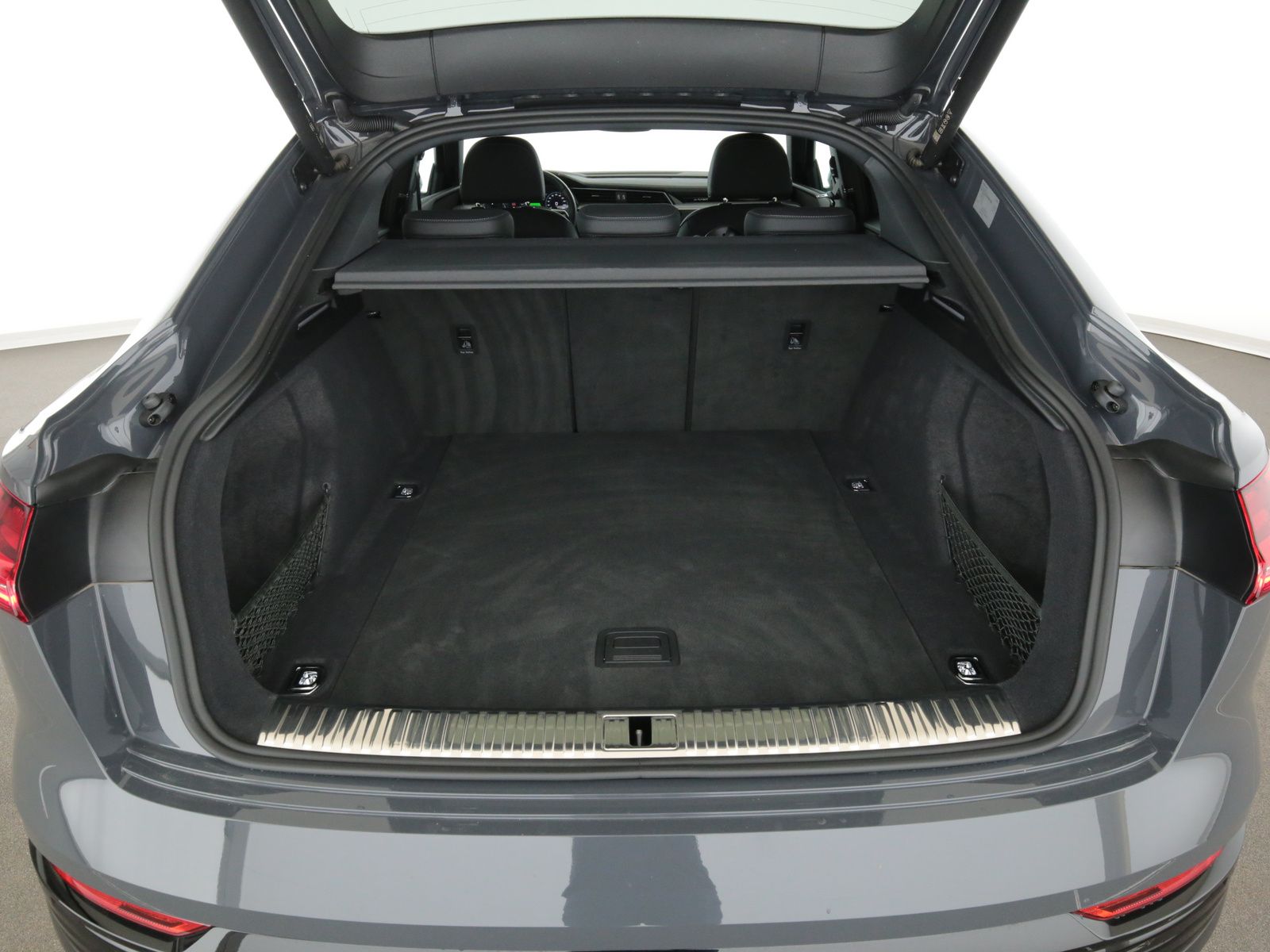 Audi Q8 e-tron - Bild 25
