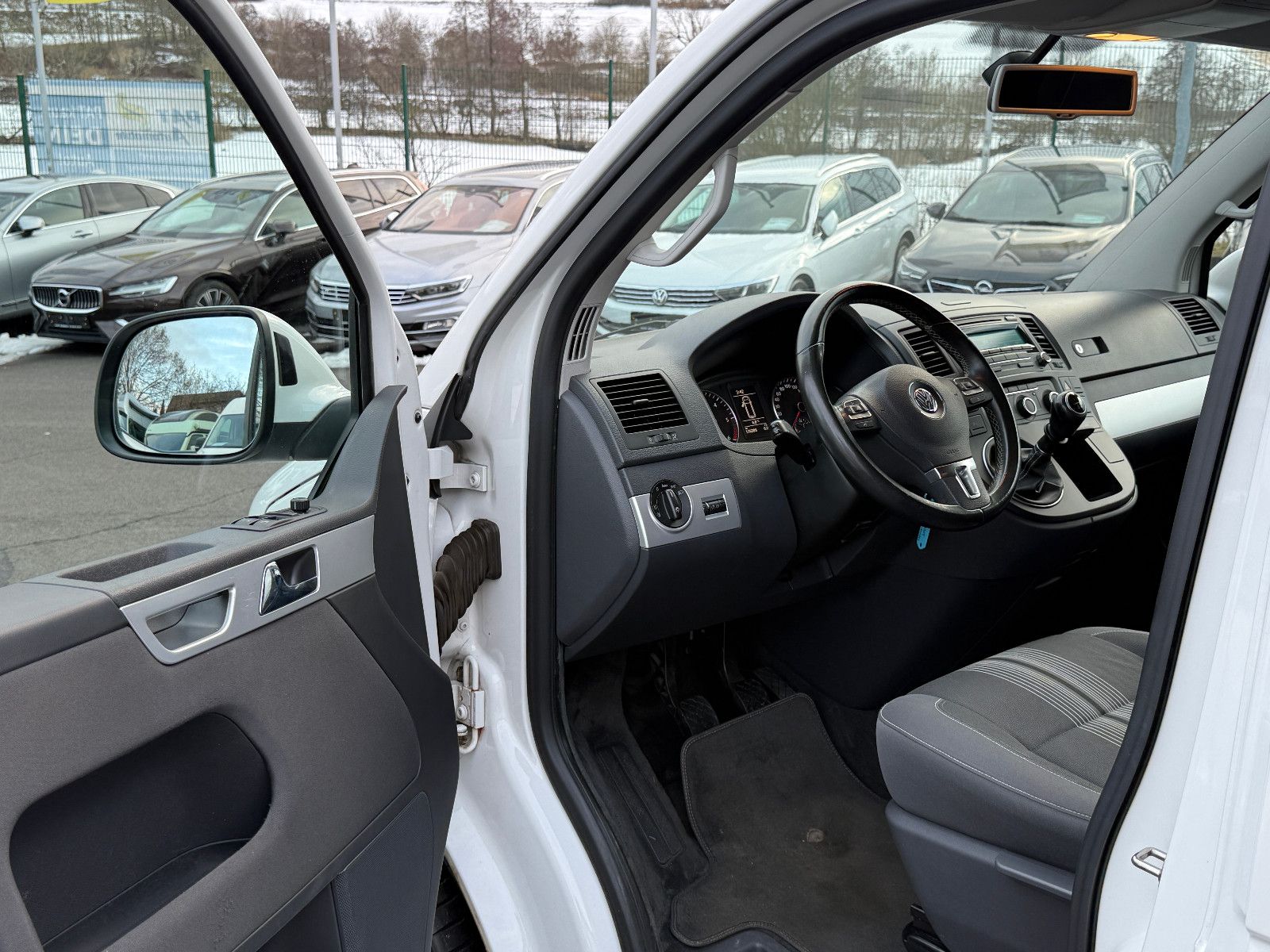 Fahrzeugabbildung Volkswagen T5 Multivan Edition 25 DAB GRA Side-Assist PDC